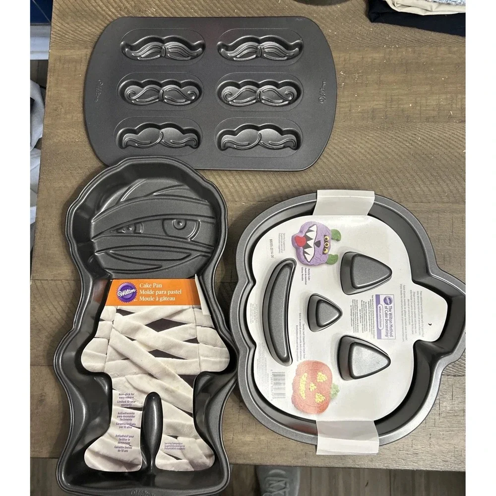 Wilton Halloween Cake Pan Wrapped Mummy Pumpkin & Mustache Non Stick Lot Of 3 🎃